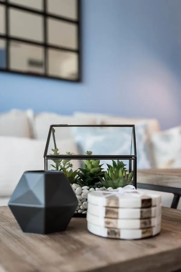 Апартаменты Cityscape Condo In Fort York Торонто Канада