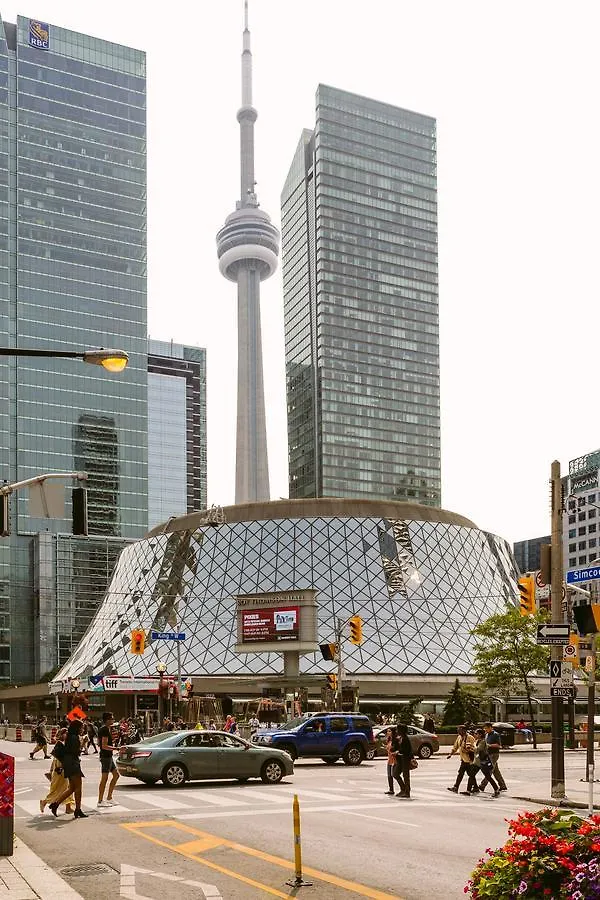 Апартаменты Cityscape Condo In Fort York Торонто Канада
