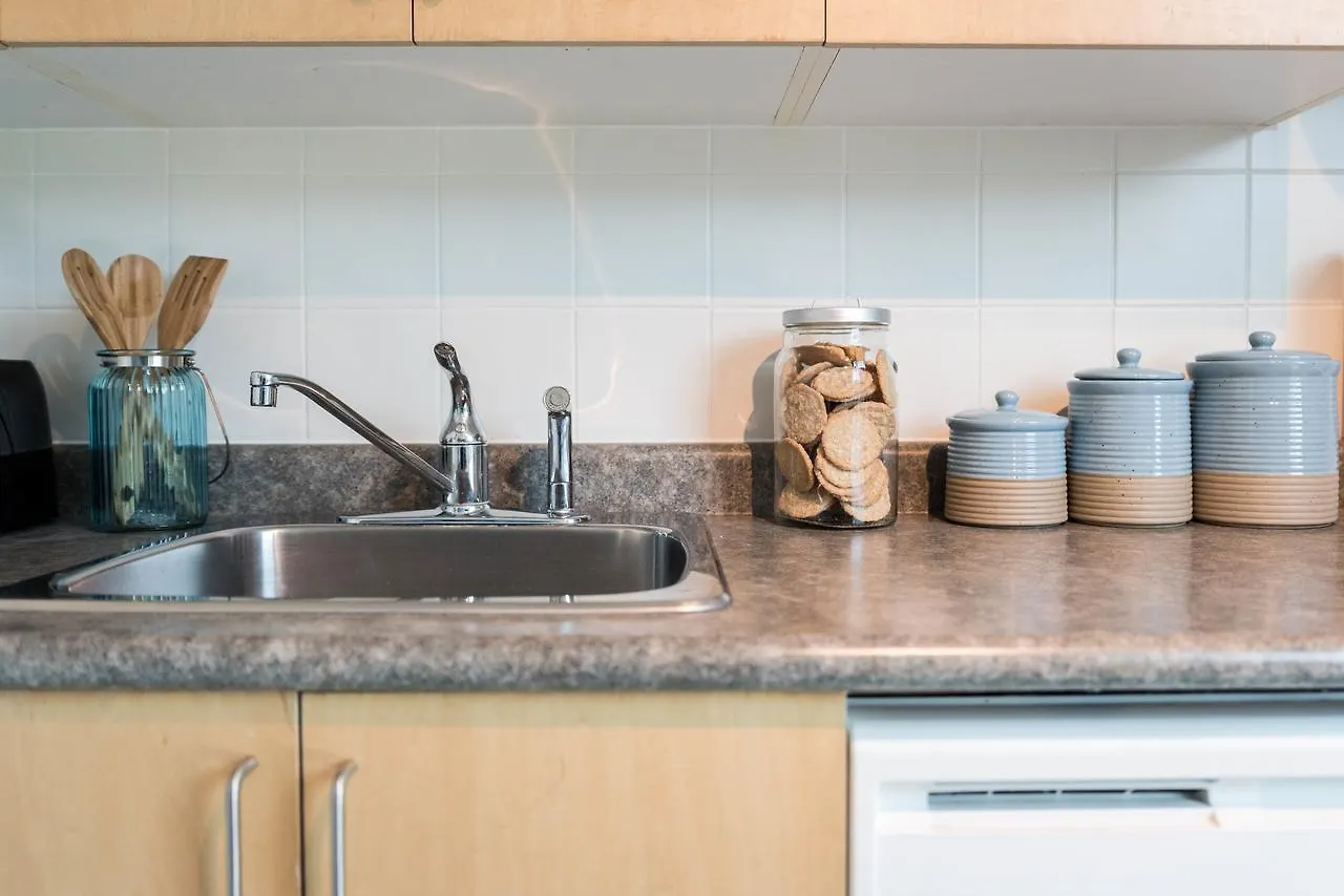 Apartment Cityscape Condo In Fort York Toronto