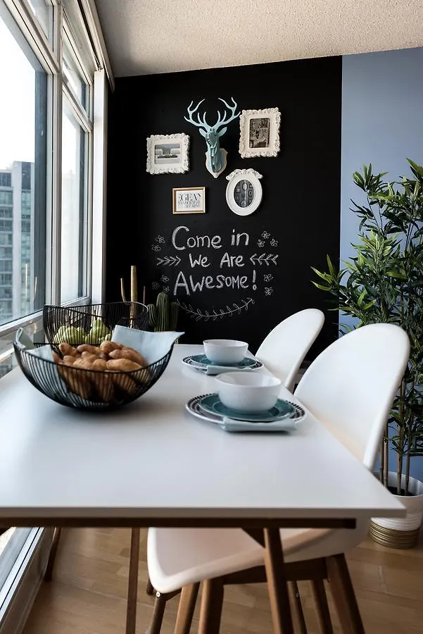 Apartment Cityscape Condo In Fort York Toronto